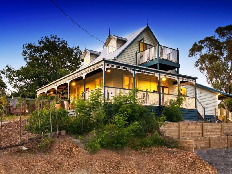 13 Merritts Road, Panton Hill, Vic 3759