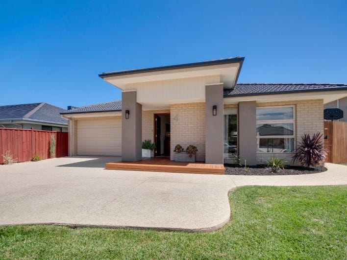 4 Crampton Chase, Sandhurst, Vic 3977 Property Details