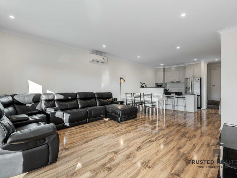 13/33 Arthur Blakeley Way, Coombs, ACT 2611 Townhouse for Sale