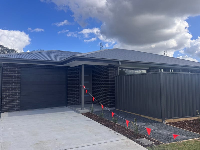 2 Corymbia Circuit, Heddon Greta, NSW 2321 - Duplex/Semi-detached for ...