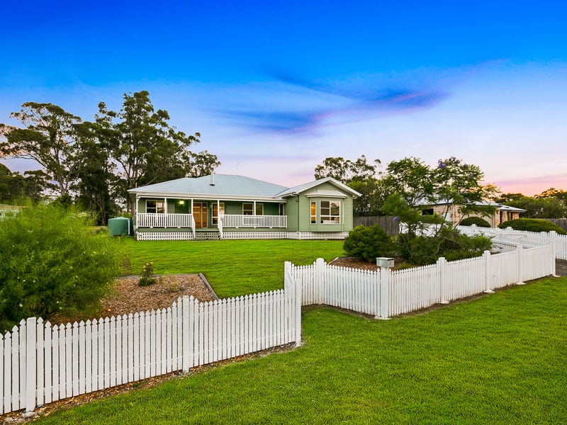 7 Holly Avenue, Highfields, Qld 4352 Property Details