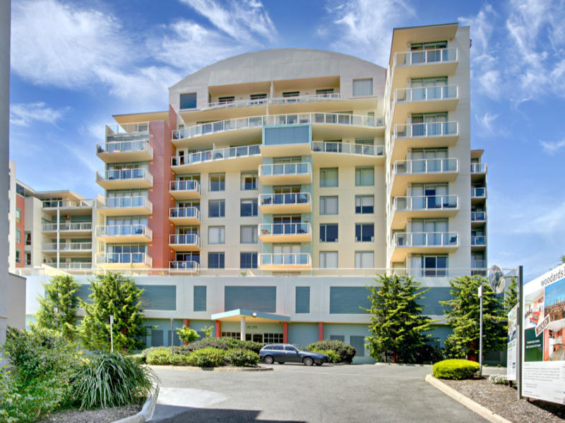 7004/2 Sovereign Point Court, Doncaster, Vic 3108 Property Details