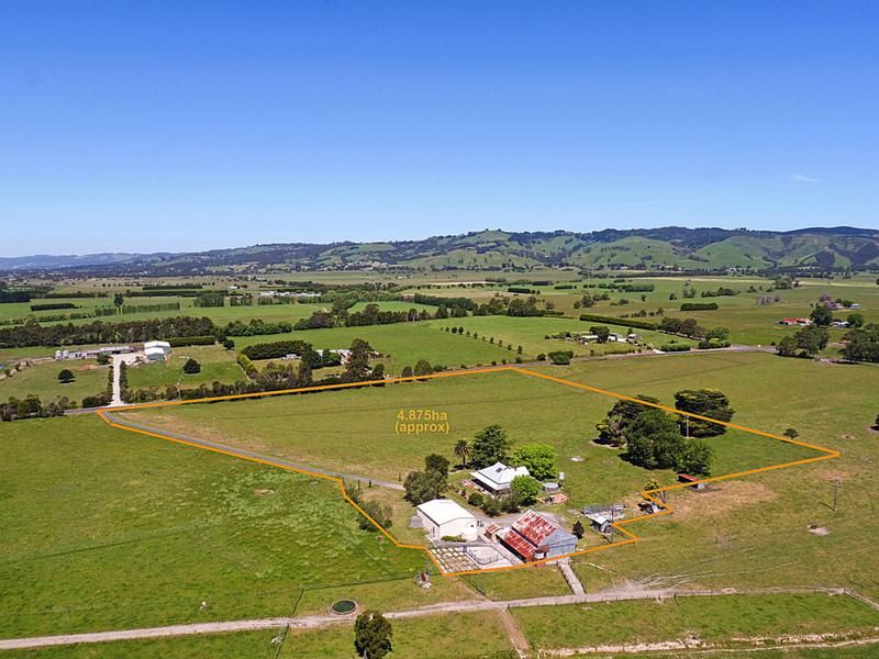 290 Darnumallambee Road, Cloverlea, VIC 3822