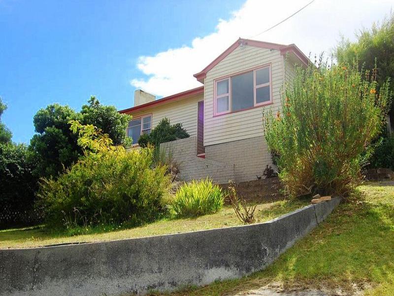 23 Corinna Road, Lindisfarne, TAS 7015