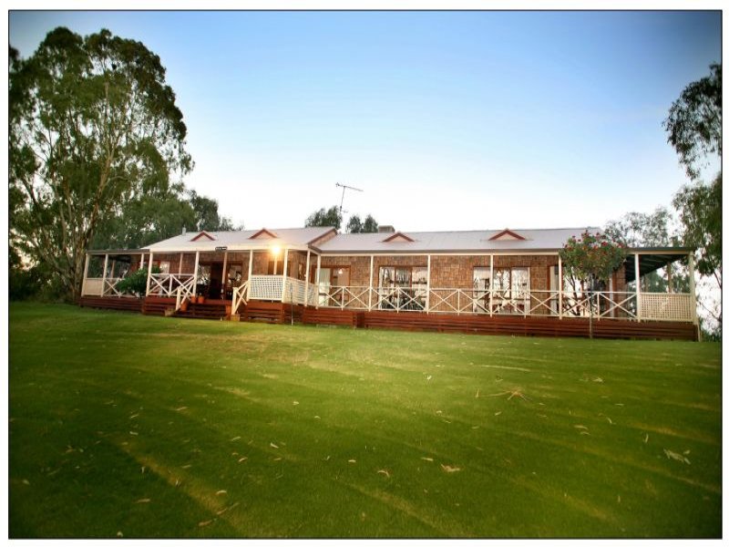 404 Pitman Avenue, Buronga, NSW 2739