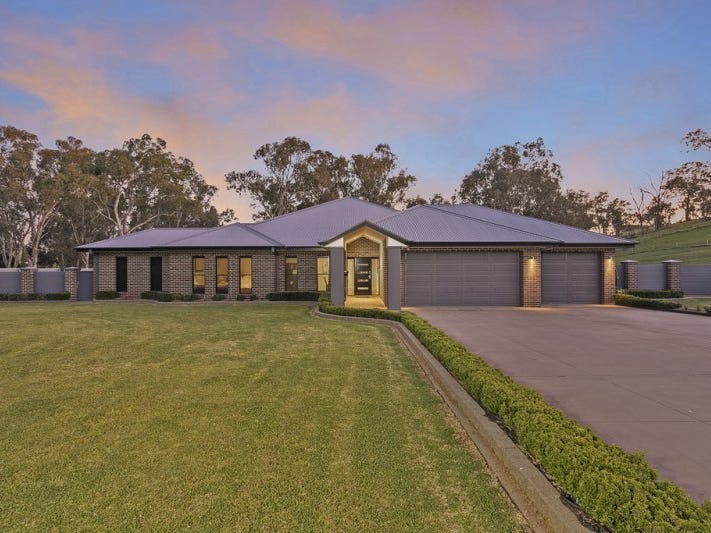 3 Abbott Drive, Lavington, NSW 2641 Property Details