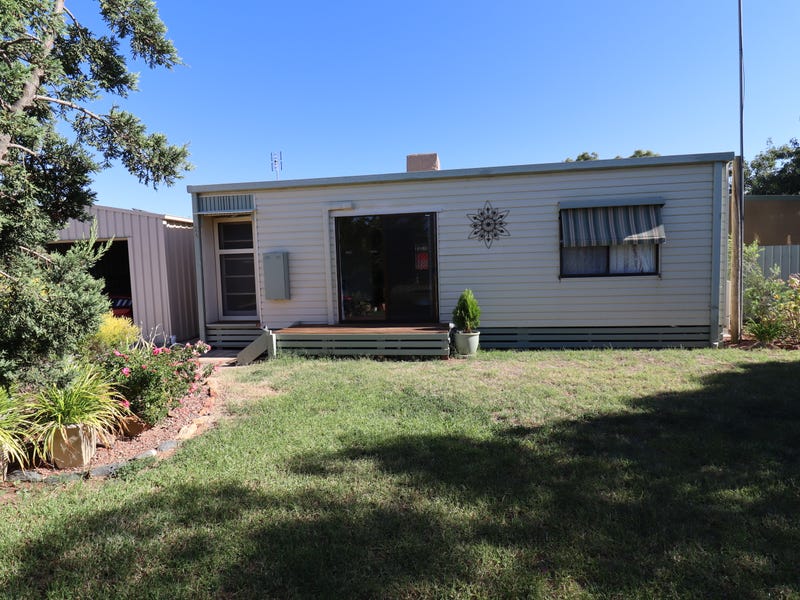24 Railway Place, Gunbower, Vic 3566 House for Sale