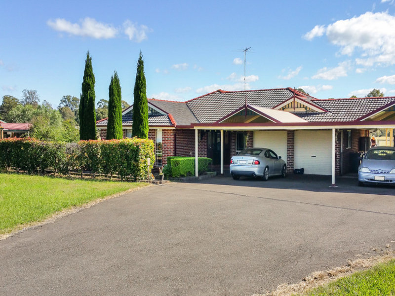 18 Kelvin Park Drive, Bringelly, NSW 2556