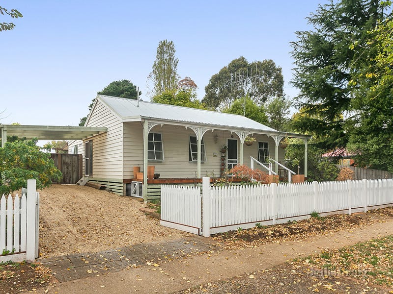 2 Cosmo Road, Trentham, Vic 3458 Property Details