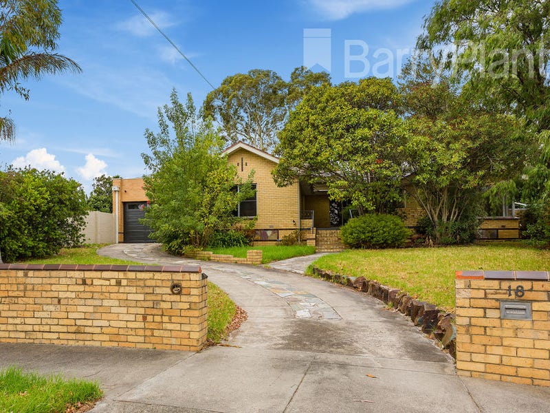 18 Murray Drive, Burwood, VIC 3125