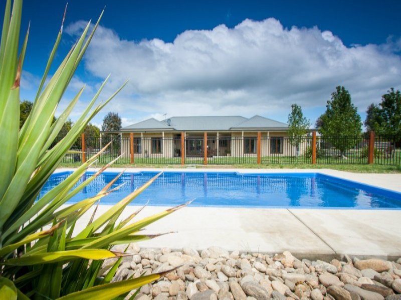 57 Stuartfield Avenue, Romsey, VIC 3434