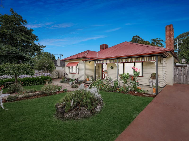 34 Churchill Way, Kilsyth, Vic 3137 Property Details