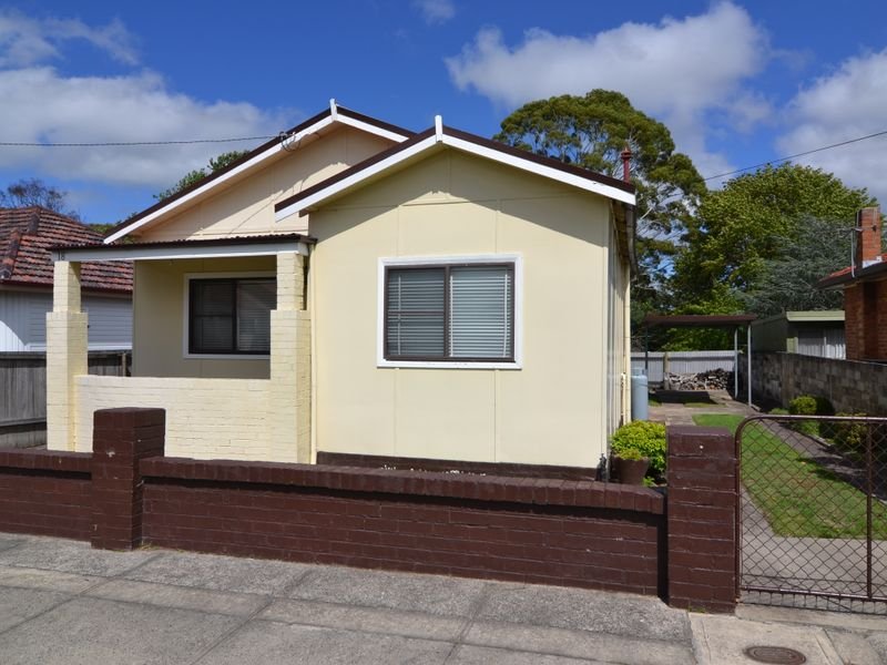 18 Sandford Avenue, Lithgow, NSW 2790 Property Details