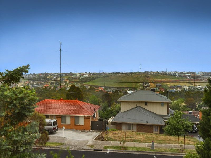 92 Outlook Drive, Glenroy, Vic 3046 Property Details