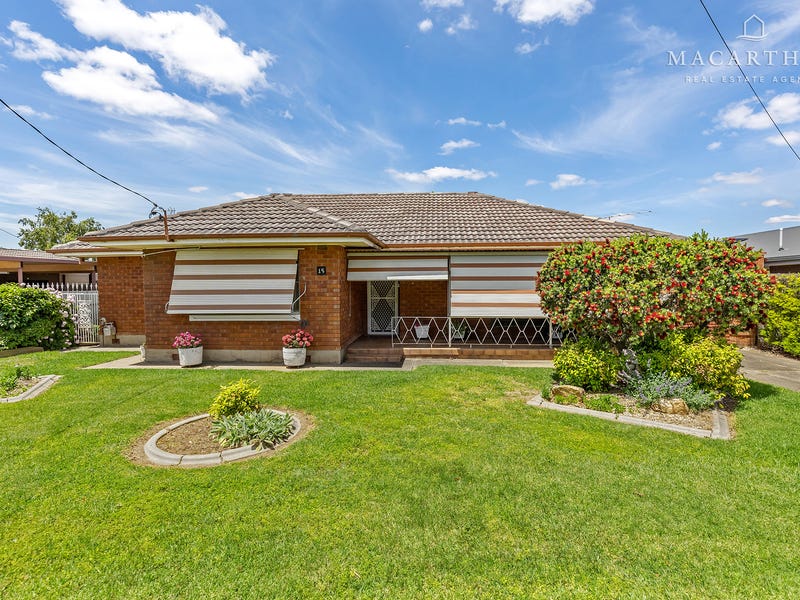 15 Inglis Street, Lake Albert, NSW 2650