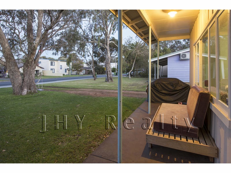 130 Gifford Road, Dunsborough, WA 6281 Property Details