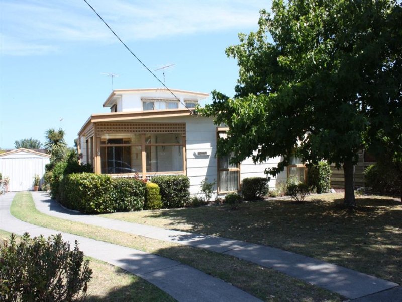 10 Gordon Avenue, Inverloch, VIC 3996