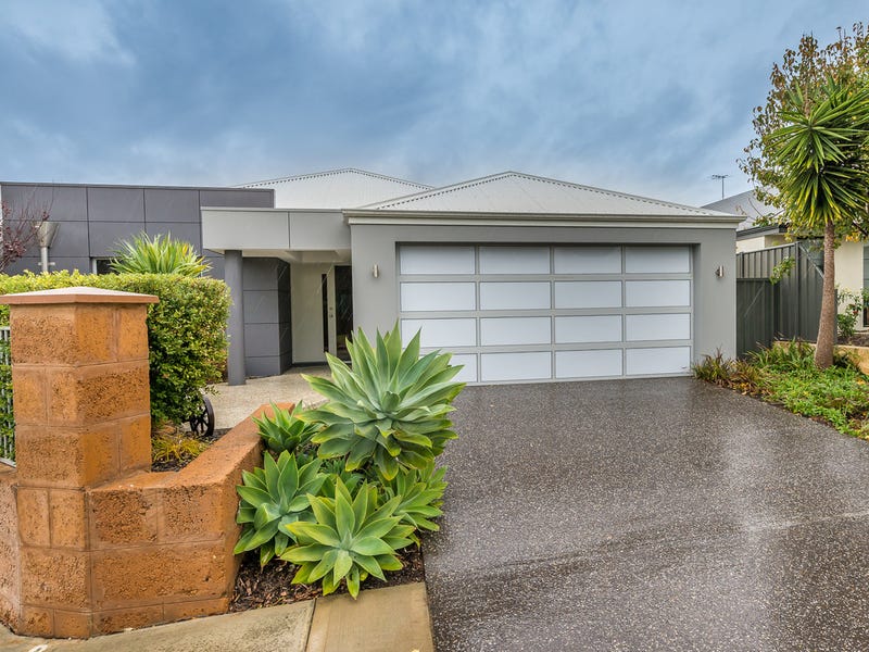 27 Botanic Avenue, Banksia Grove, WA 6031 House for Sale
