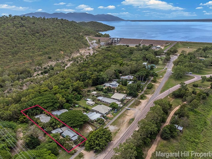 1682 Riverway Drive, Kelso, Qld 4815 Property Details