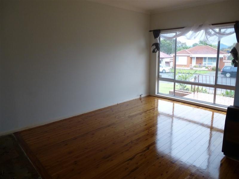 7 Roberts Avenue, Barrack Heights, NSW 2528