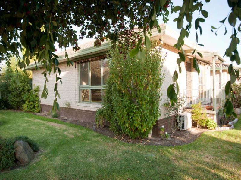 1/101 Blackshaws Road, Newport, Vic 3015 Property Details
