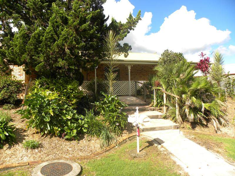 16 Fig Street, Maleny, QLD 4552