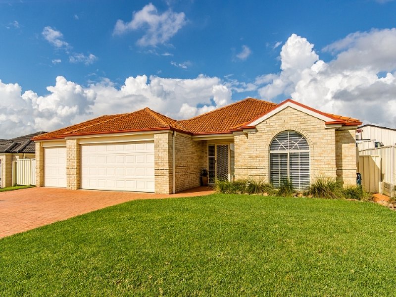 22 Drayton Crescent, Thornton, NSW 2322 Property Details