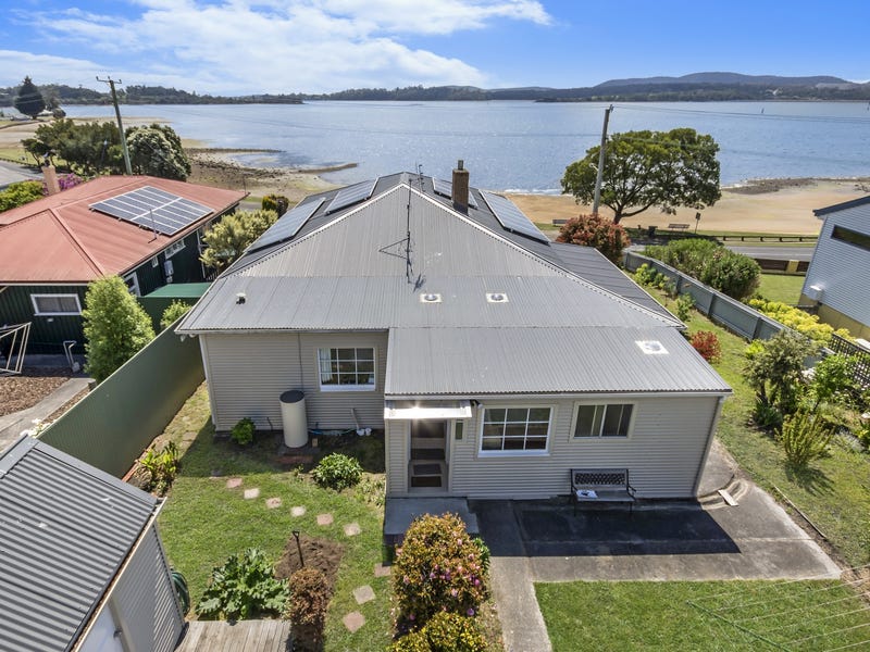 215 Flinders Street, Beauty Point, TAS 7270