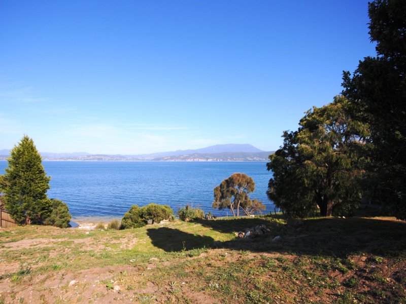 102A Spitfarm Road, Opossum Bay, TAS 7023