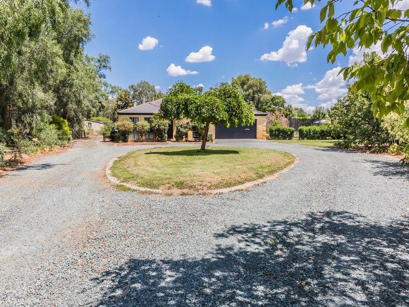 30 Village Court, Echuca, Vic 3564 Property Details