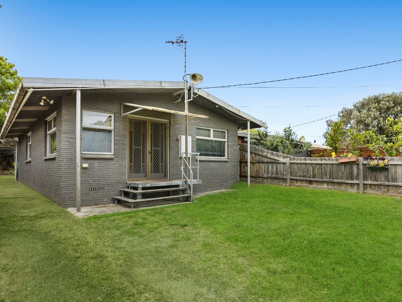 77 Third Avenue, Rosebud, Vic 3939 Property Details