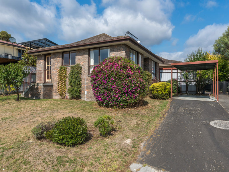 1/8 Nicholas Drive, Kingston Beach, TAS 7050