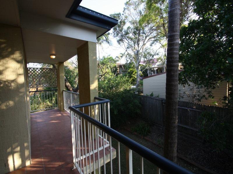 15 Wellington Street, Coorparoo, QLD 4151