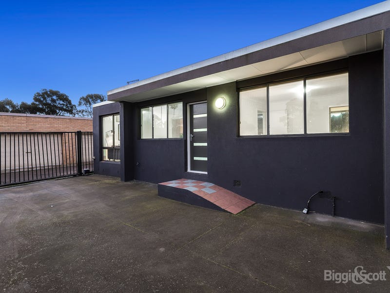 4/3 Oxford Street, Newport, VIC 3015