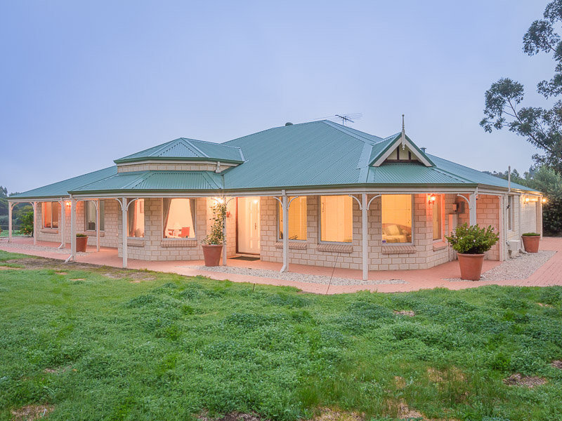 296 Churchman Brook Road, Bedfordale, WA 6112 Property Details