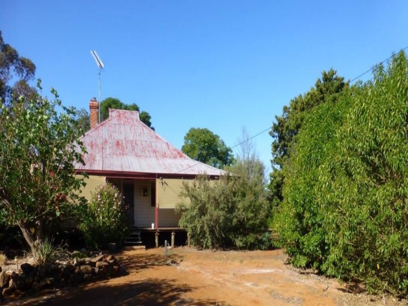 19 Kirkwood St, Corrigin, WA 6375 Property Details