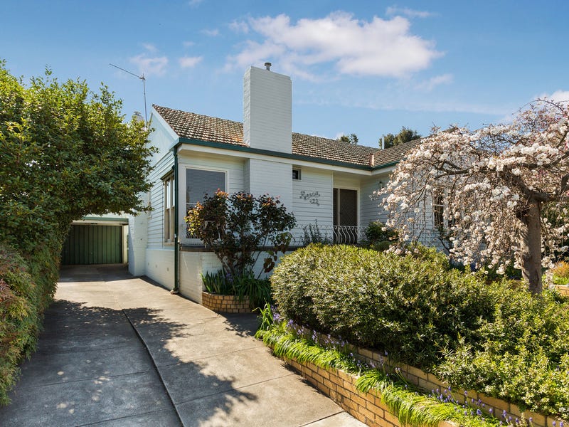 23 Clarence Avenue, Kennington, Vic 3550