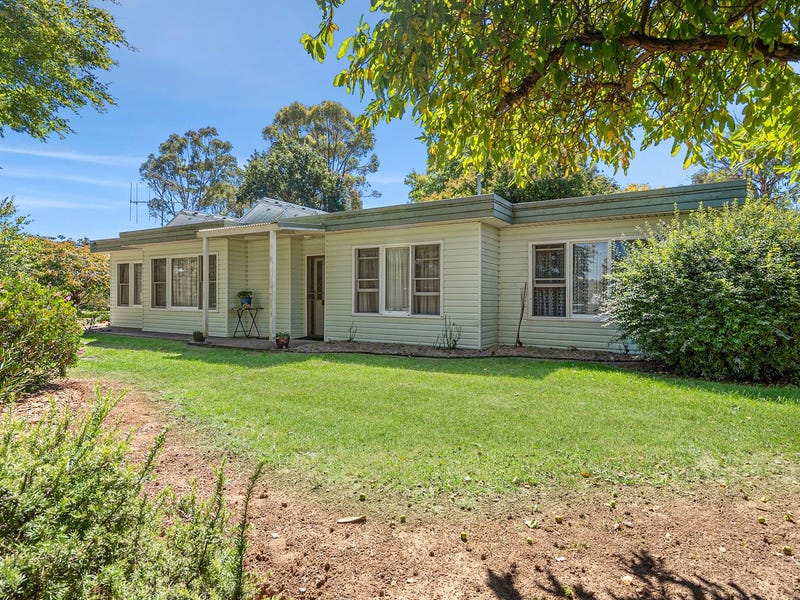 18 Cowper Street, Crookwell, NSW 2583 House for Sale