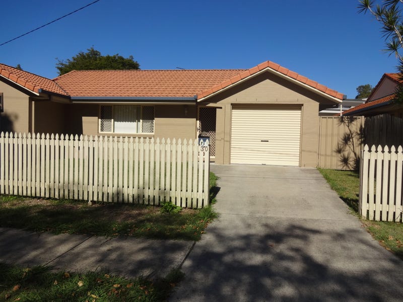 30 Vivian Street, Tennyson, QLD 4105