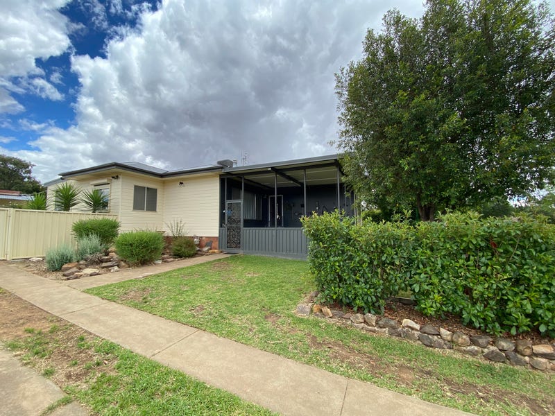 14 Hodges Street, Parkes, NSW 2870 House for Sale