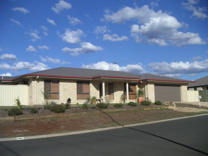 2 Cinnamon Drive, Glenvale, Qld 4350 Property Details