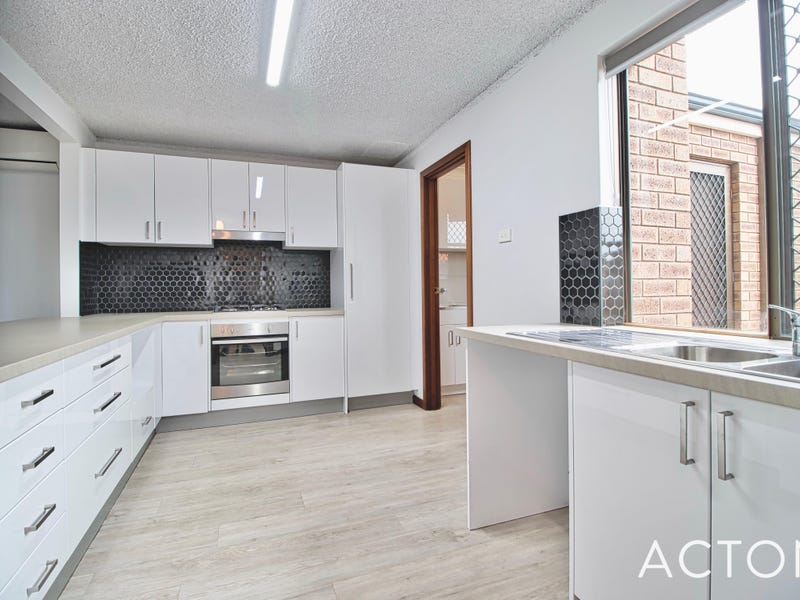 8/16 Arcadia Drive, Shoalwater, WA 6169