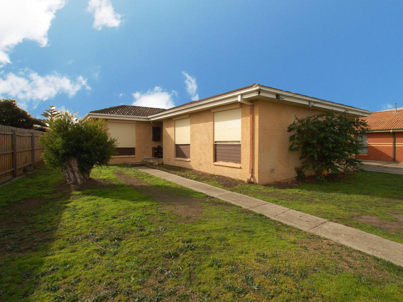 32 Flynn Cres, Coolaroo, VIC 3048