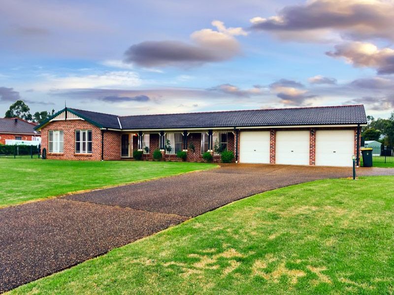 2 Burnside Grove, Windsor Downs, NSW 2756