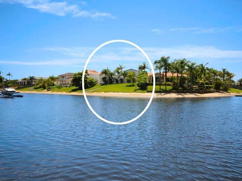 4 Caithness Court, Bundall, Qld 4217 Property Details