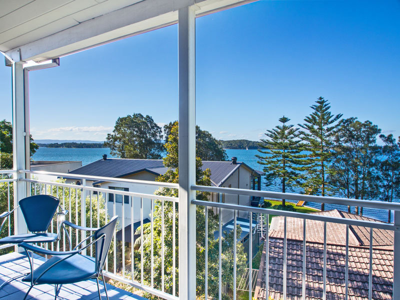 67 Gordon Avenue Summerland Point NSW 2259 Property Details