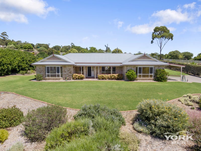 5 Roderick Drive, Cotswold Hills, QLD 4350 - realestate.com.au