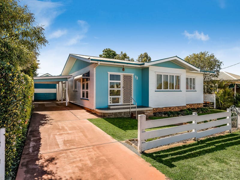13 Bullock Street, Rockville, Qld 4350