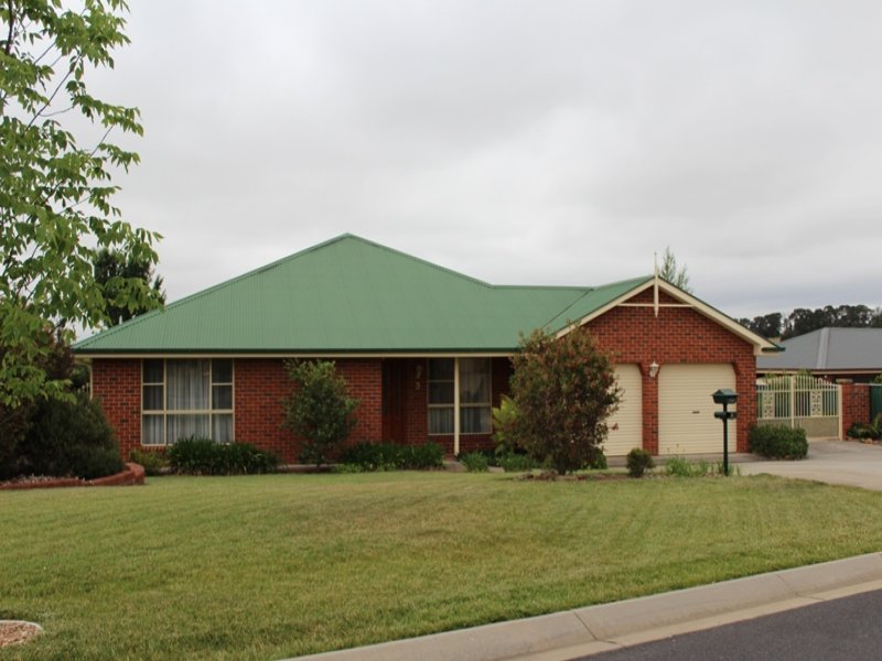 3 Roxburgh Drive, Kelso, NSW 2795