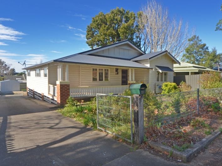 32 Shoalhaven Street, Nowra, NSW 2541 Property Details